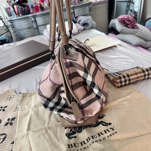 Burberry NovaCheck Embossed Floral Bag authentic - Picture 14 of 16